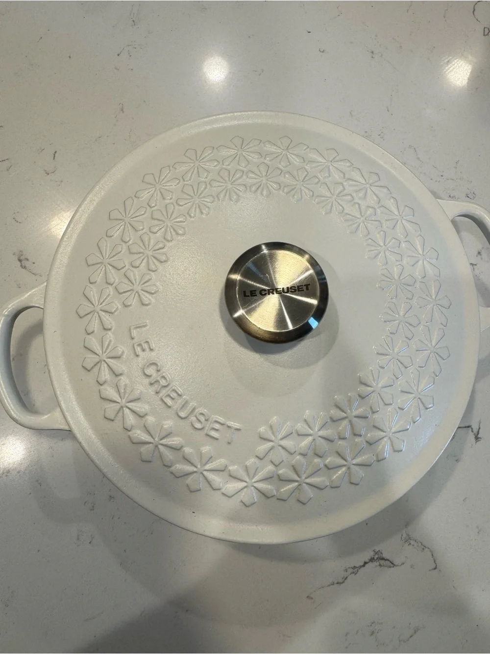 Le Creuset Dutch Oven Marmite Pot Cast Iron Fleur 22cm 2qt limited edition